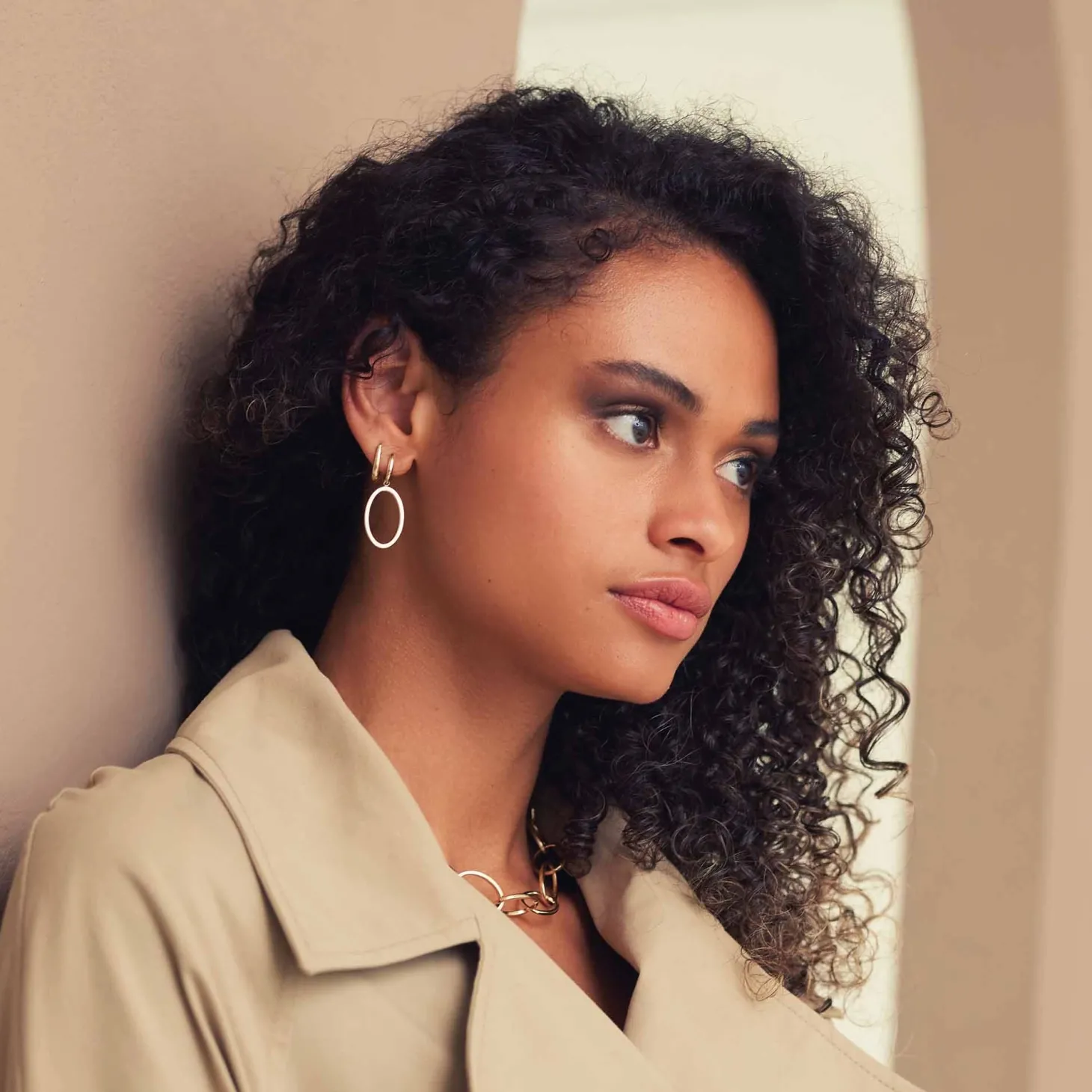 Isabel Bernard Aidee Annette 14 karaat gouden schakel oorhangers Sale