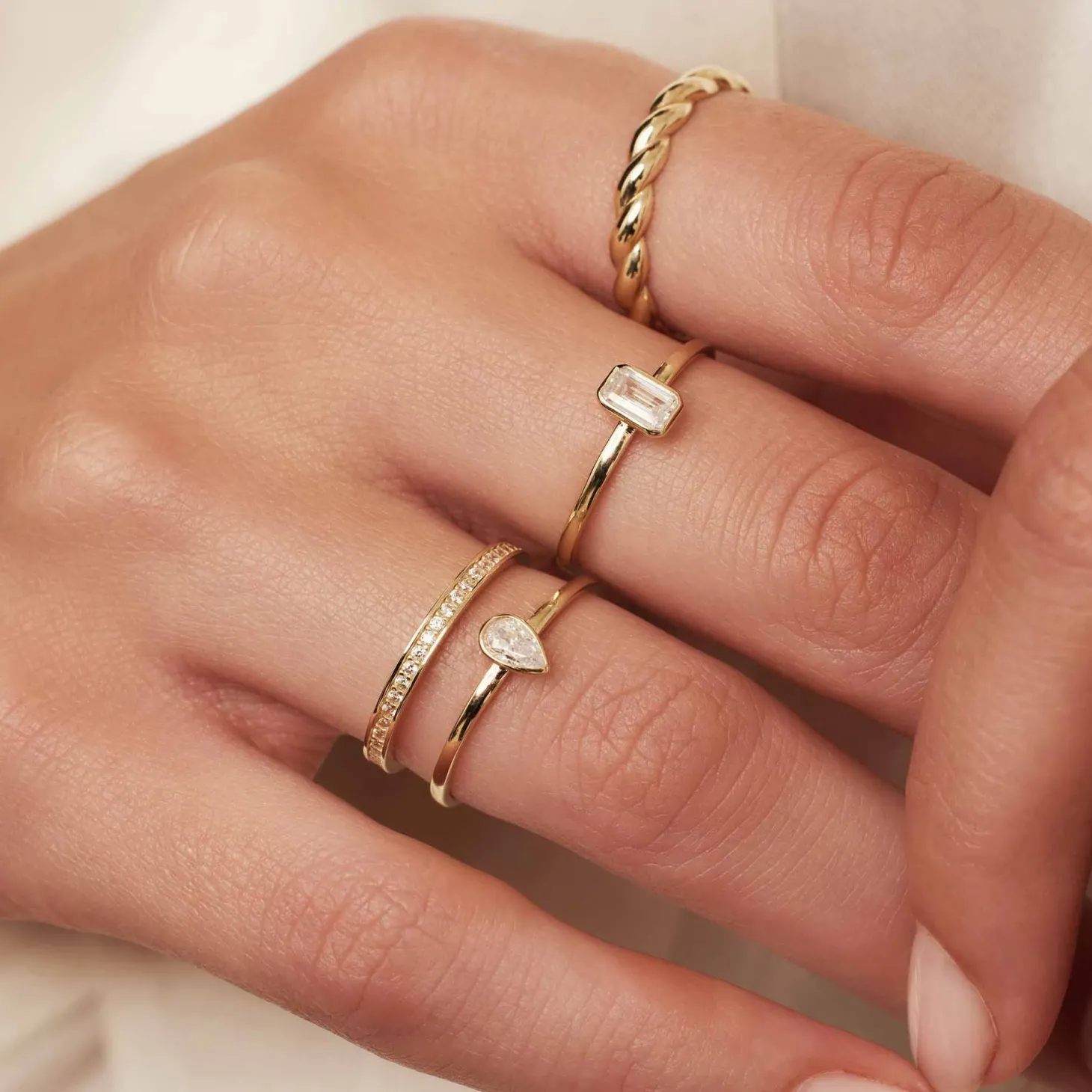 Isabel Bernard Baguette Genevieve 14 karaat gouden ring met witte zirkonia steen Discount