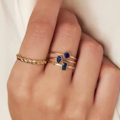 Isabel Bernard Baguette Nila 14 karaat gouden ring met blauwe zirkonia steen Shop
