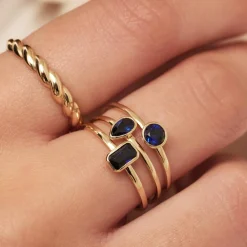 Isabel Bernard Baguette Nila 14 karaat gouden ring met blauwe zirkonia steen Best