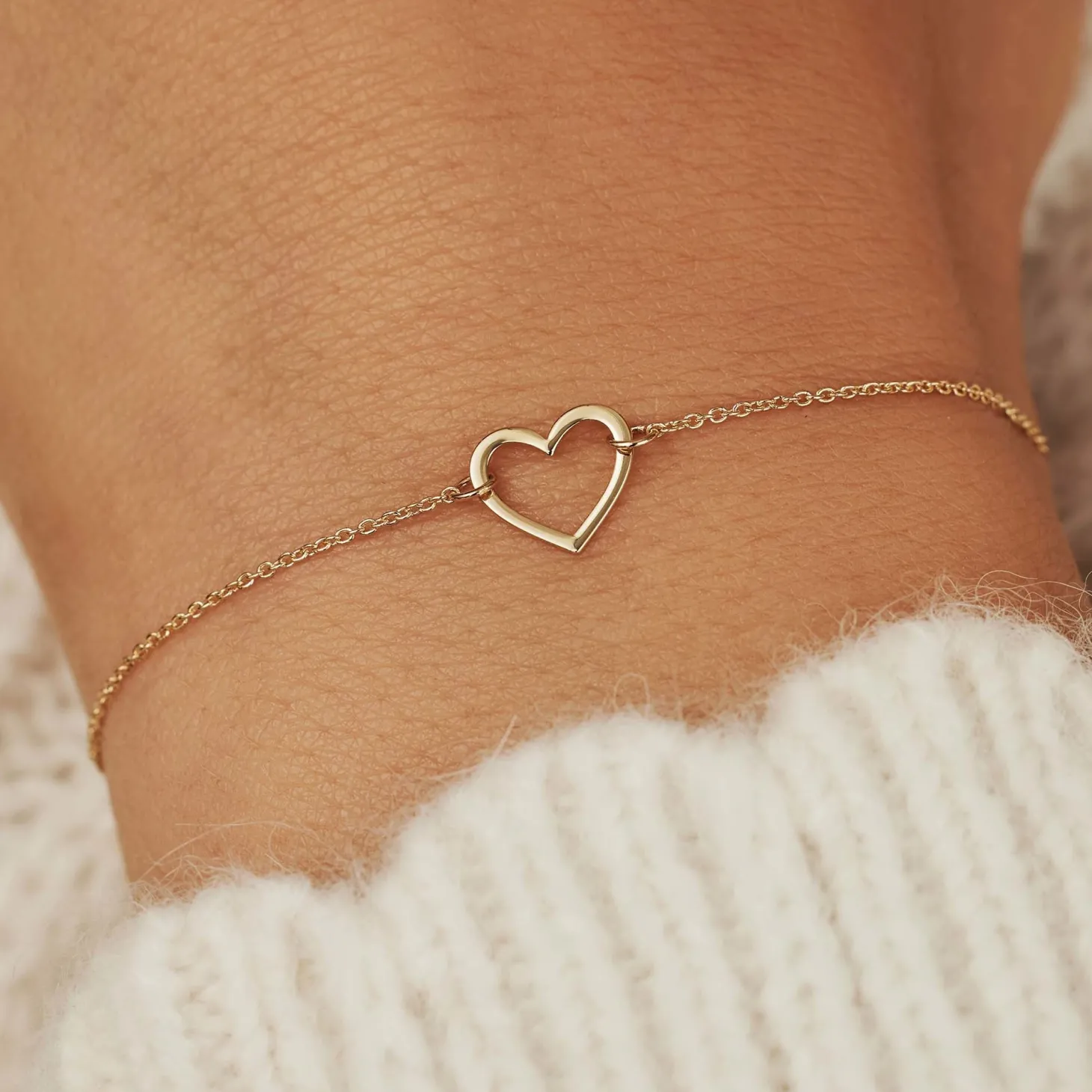 Isabel Bernard Belleville Amore 14 karaat gouden armband met hartje Cheap