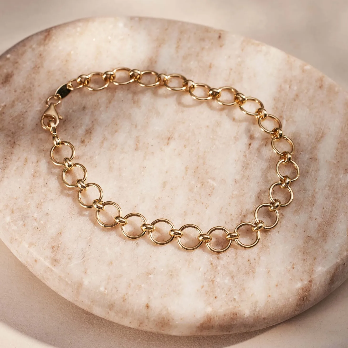 Isabel Bernard Belleville Axelle 14 karaat gouden schakelarmband Online