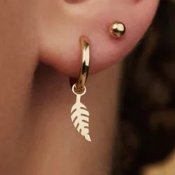 Isabel Bernard Cadeau d'Isabel 14 karaat gouden oorbellen set met veertje Shop
