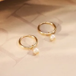 Isabel Bernard Cadeau d'Isabel 14 karaat gouden oorbellen set met zoetwaterparels Discount