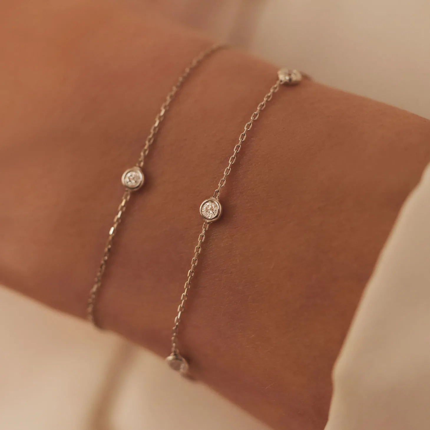 Isabel Bernard De la Paix Alfie 14 karaat witgouden armband met diamant 0.05 karaat Flash Sale
