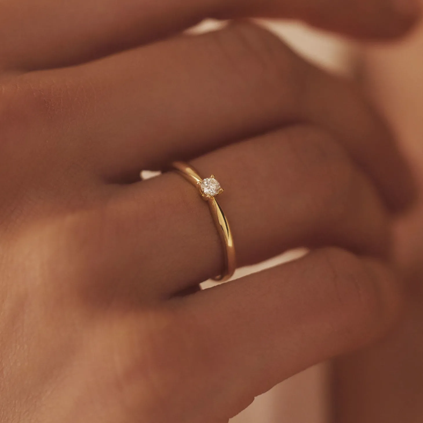 Isabel Bernard De la Paix Christine 14 karaat gouden ring met diamant 0.10 karaat Discount