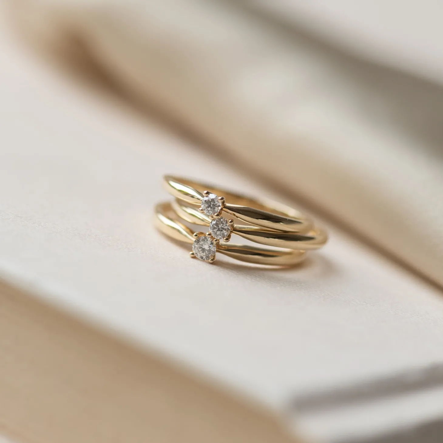 Isabel Bernard De la Paix Christine 14 karaat gouden ring met diamant 0.10 karaat Discount