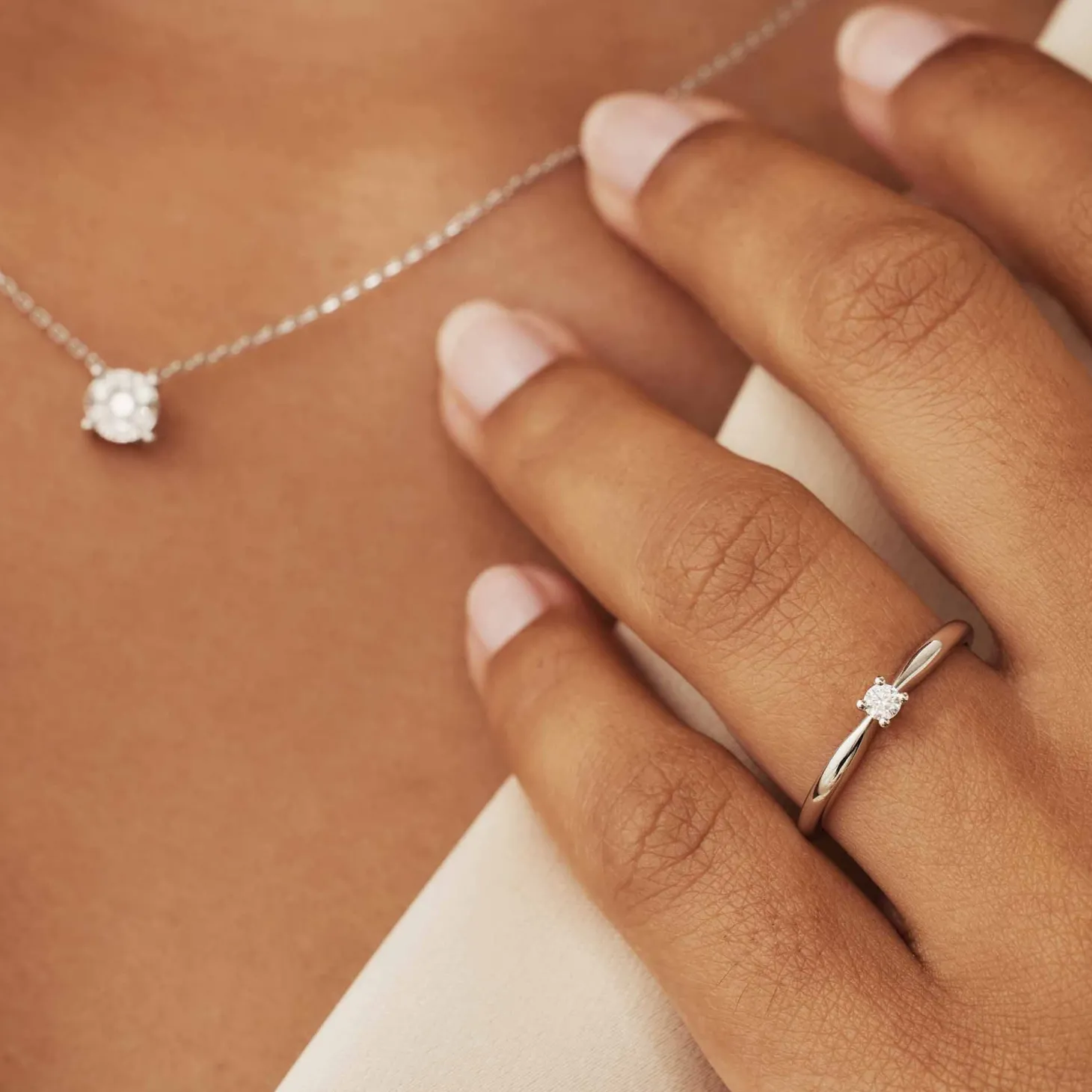 Isabel Bernard De la Paix Christine 14 karaat witgouden ring met diamant 0.10 karaat New