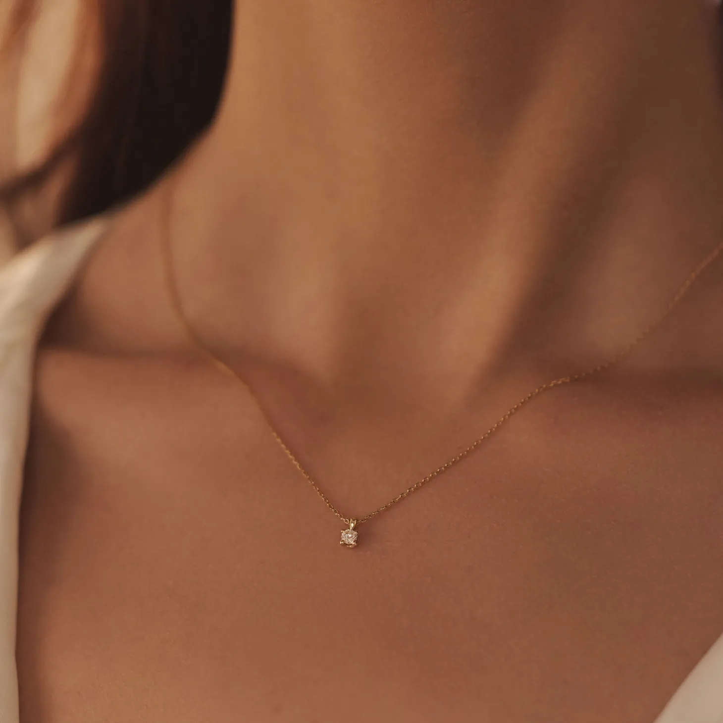 Isabel Bernard De la Paix Christine 14 karaat gouden collier met diamant 0.10 karaat Cheap