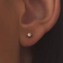 Isabel Bernard De la Paix Emily 14 karaat witgouden oorknoppen met diamant 0.10 karaat Store