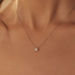 Isabel Bernard De la Paix Hanaé 14 karaat witgouden collier met diamant 0.08 karaat Clearance