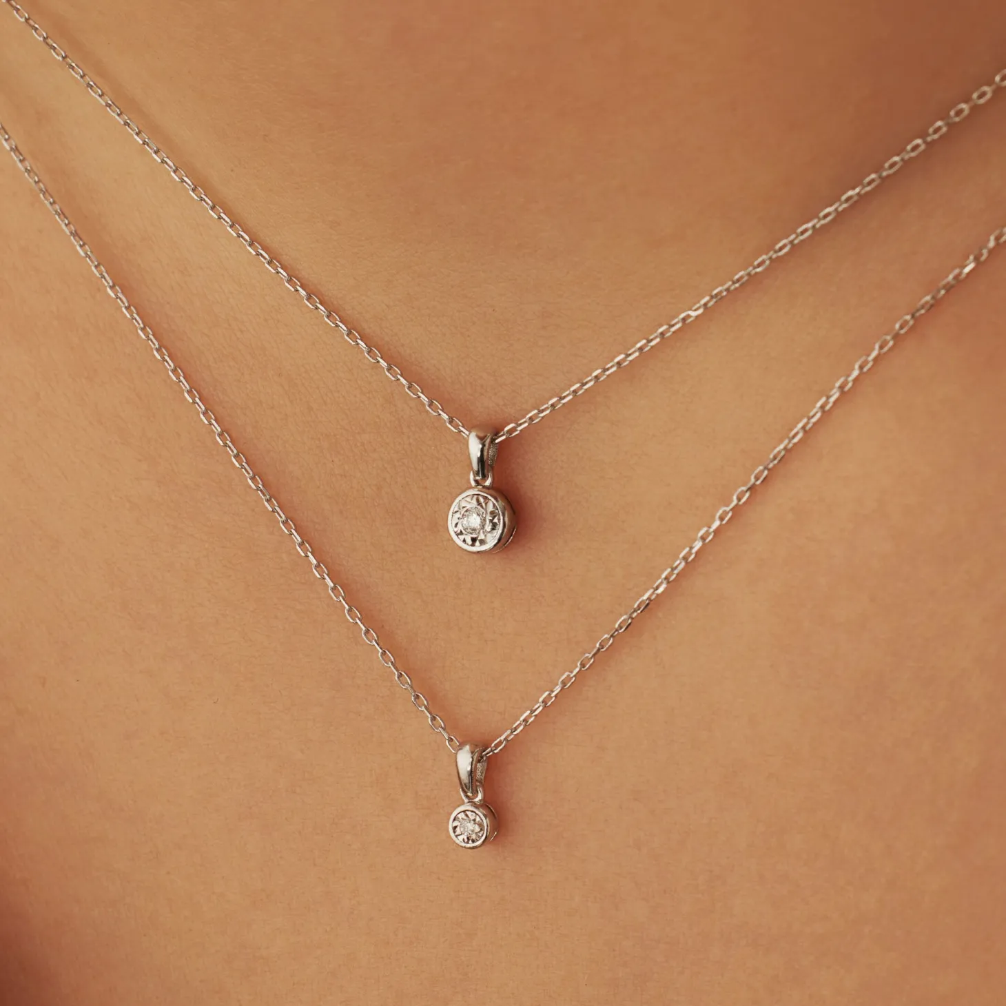 Isabel Bernard De la Paix Inaya 14 karaat witgouden collier met diamant 0.03 karaat Cheap