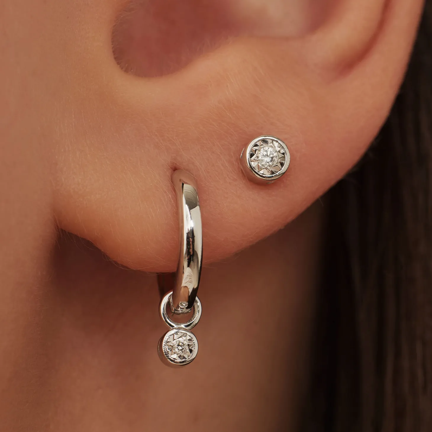 Isabel Bernard De la Paix Inaya 14 karaat witgouden oorknoppen met diamant 0.02 karaat Sale