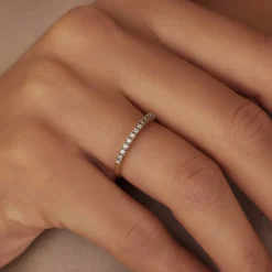 Isabel Bernard De la Paix Madeline 14 karaat gouden ring met diamant 0.14 karaat New