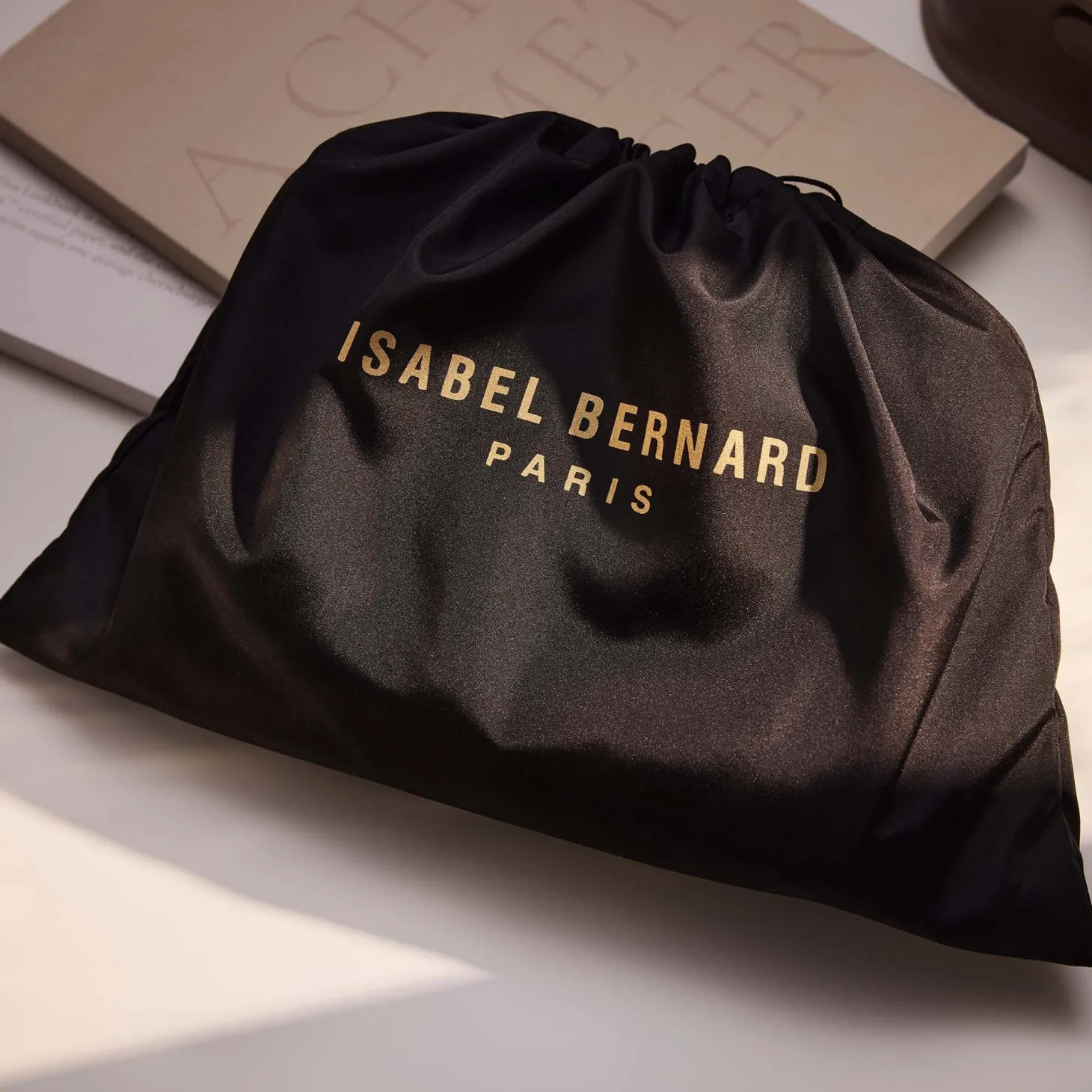 Isabel Bernard Femme Forte Annabelle zwarte leren schoudertas van kalfsleer Store