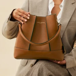 Isabel Bernard Femme Forte Macie cognac leren schoudertas van kalfsleer Sale