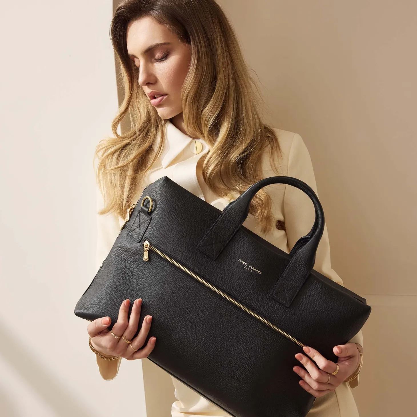 Isabel Bernard Honoré Anique zwarte leren handtas van kalfsleer met 16.4 inch laptopvak Flash Sale
