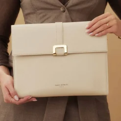 Isabel Bernard Honoré Clara crème leren laptop hoes van kalfsleer met schouderriem Cheap