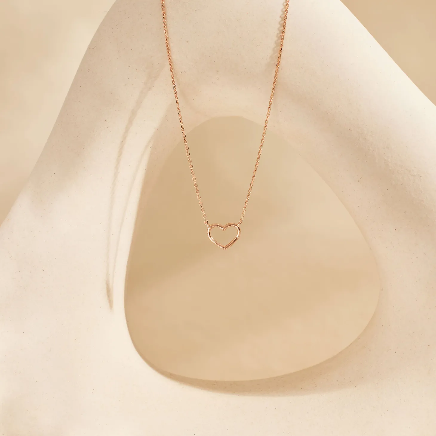 Isabel Bernard La Concorde Amore 14 karaat rosé gouden collier met hartje Shop