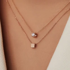 Isabel Bernard La Concorde Felie 14 karaat rosé gouden kubus initial bedel met letter Sale