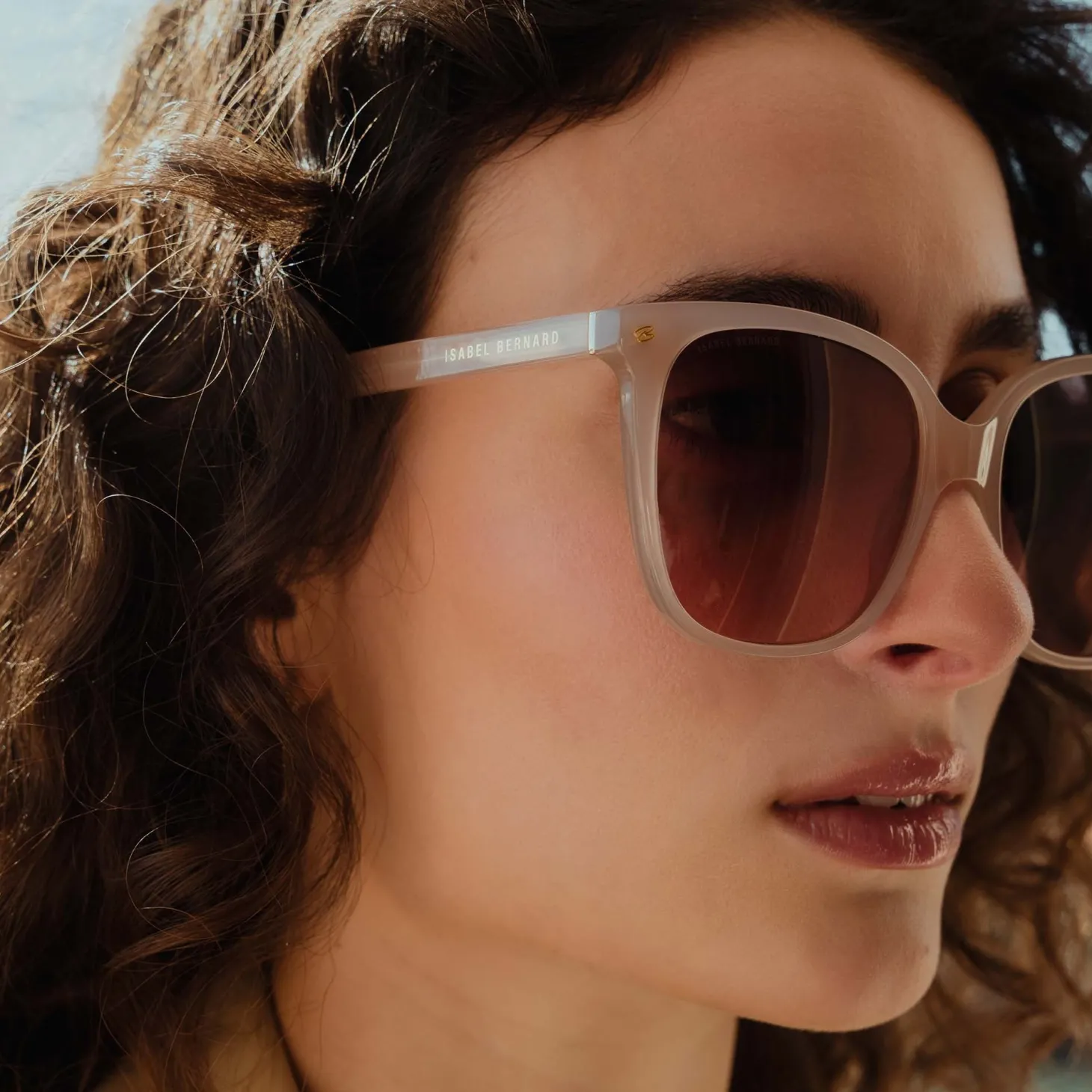 Isabel Bernard La Villette Raison zacht roze vierkante zonnebril met roze glazen Fashion