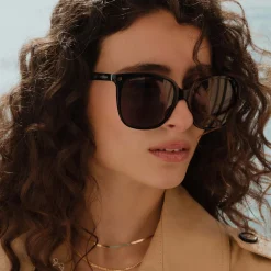Isabel Bernard La Villette Raison zwarte vierkante zonnebril met zwarte glazen Fashion