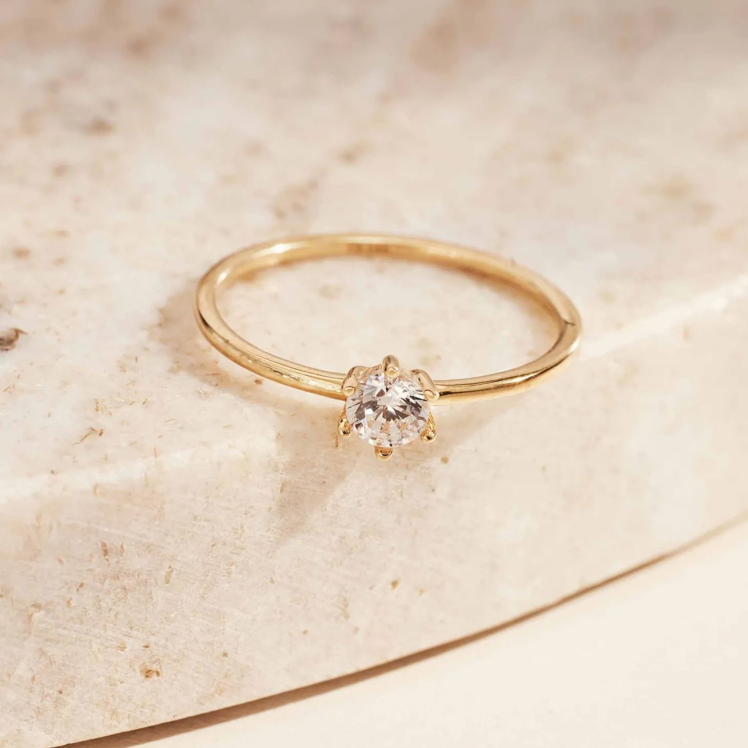 Isabel Bernard Le Marais Abelle 14 karaat gouden ring met zirkonia steen Clearance