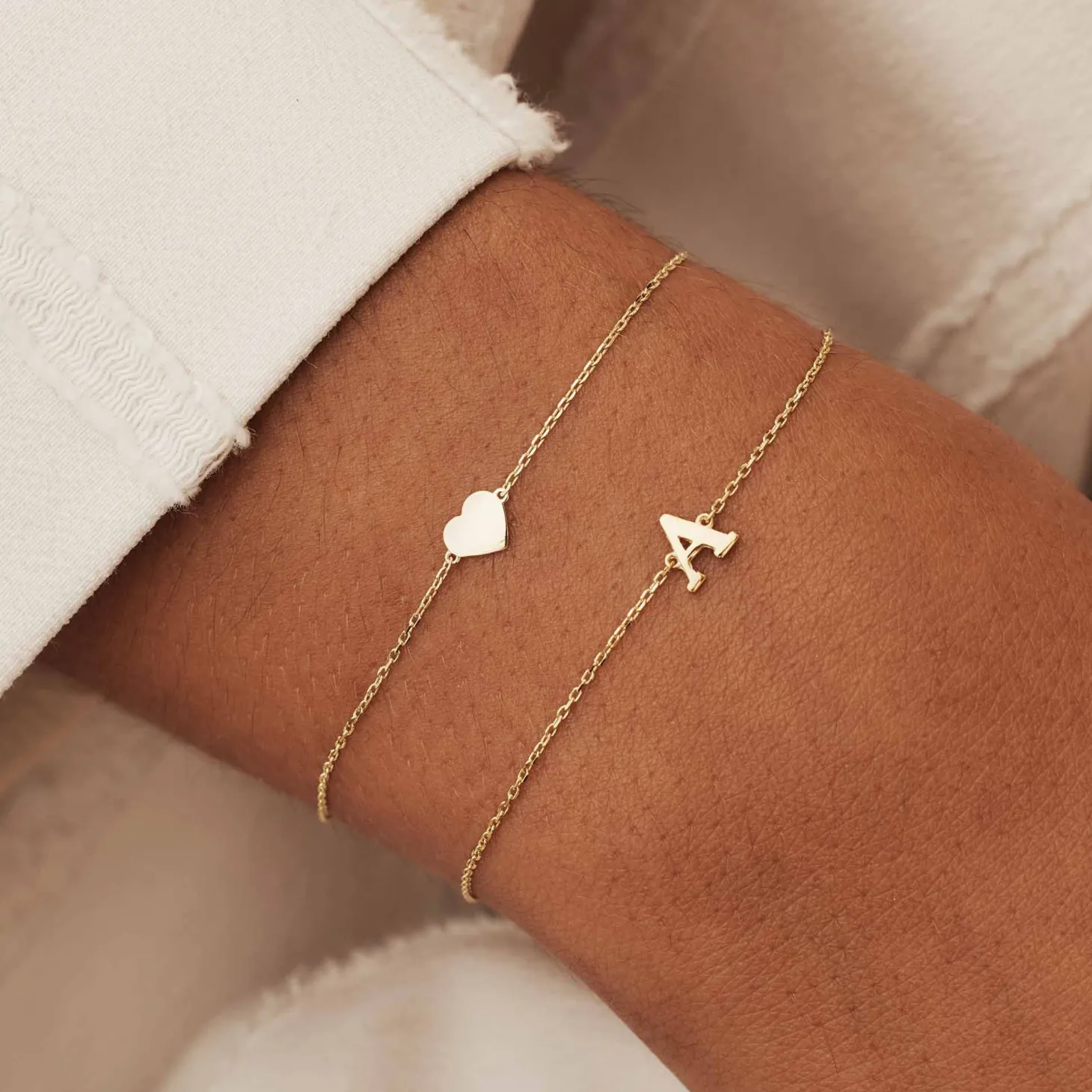 Isabel Bernard Le Marais Rachel 14 karaat gouden initial armband met letter Clearance
