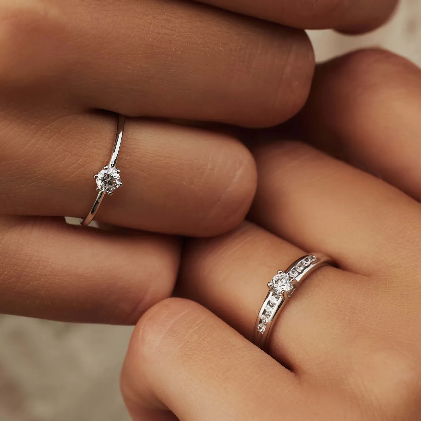 Isabel Bernard Saint Germain Estee 14 karaat witgouden ring met zirkonia steentjes Store