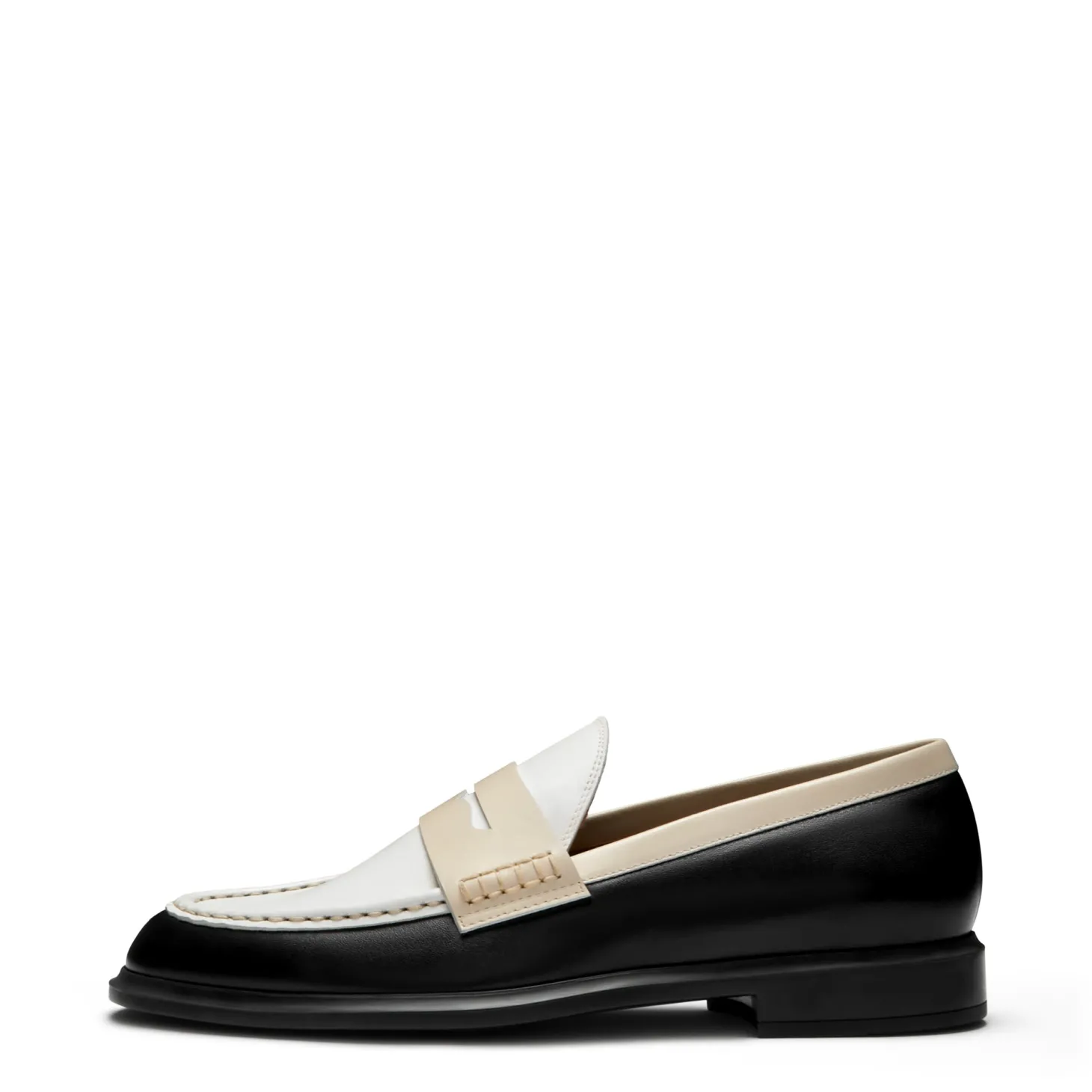 Isabel Bernard Vendôme Blandine zwart en wit leren loafers van kalfsleer met witte details Best Sale