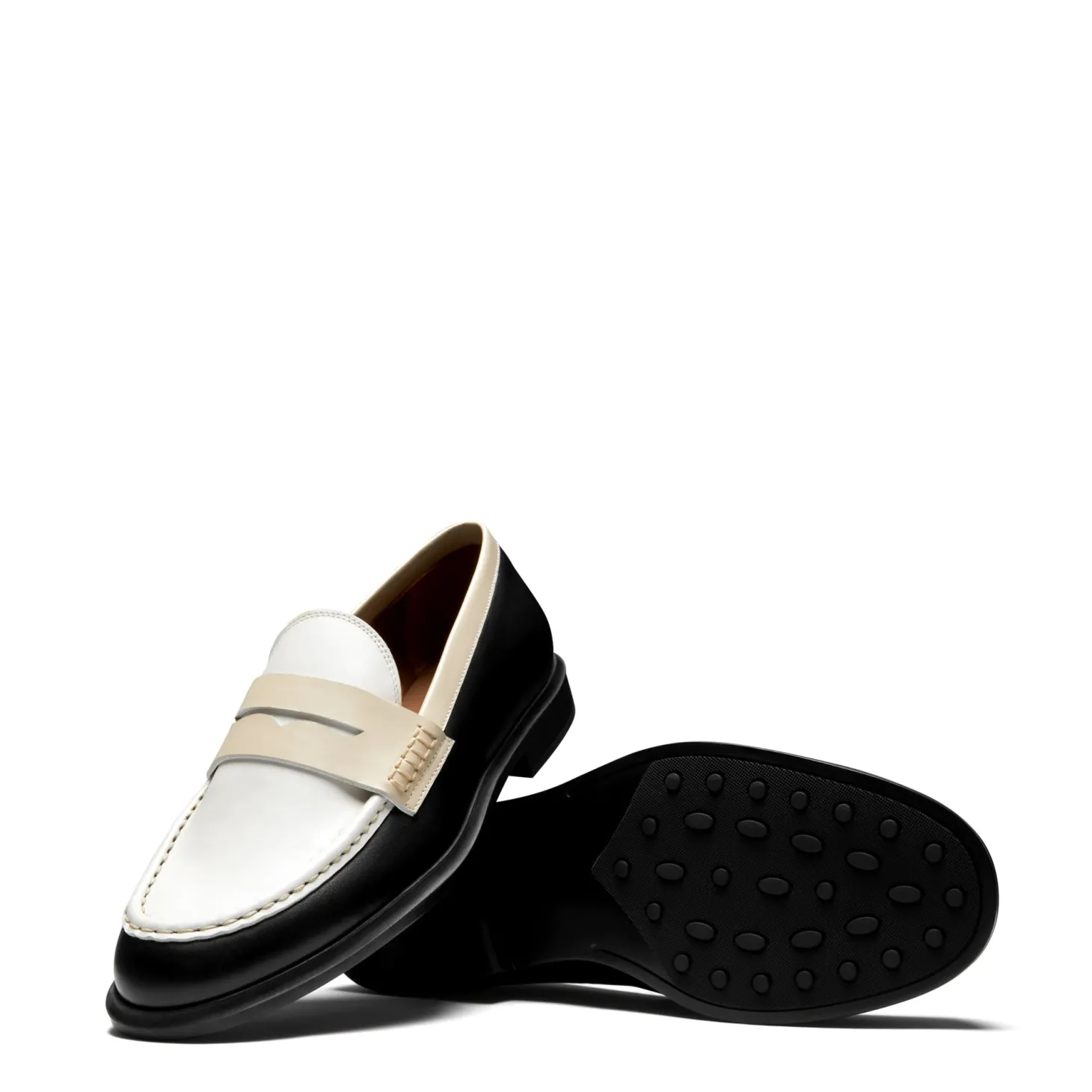 Isabel Bernard Vendôme Blandine zwart en wit leren loafers van kalfsleer met witte details Best Sale