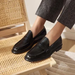 Isabel Bernard Vendôme Blandine zwarte loafers van spazzolato leer Online